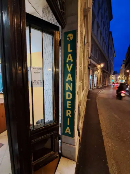 lavanderia insegna - pensione serena